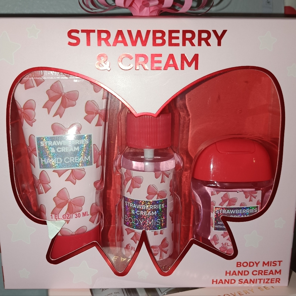 Strawberry & Cream Gift Set